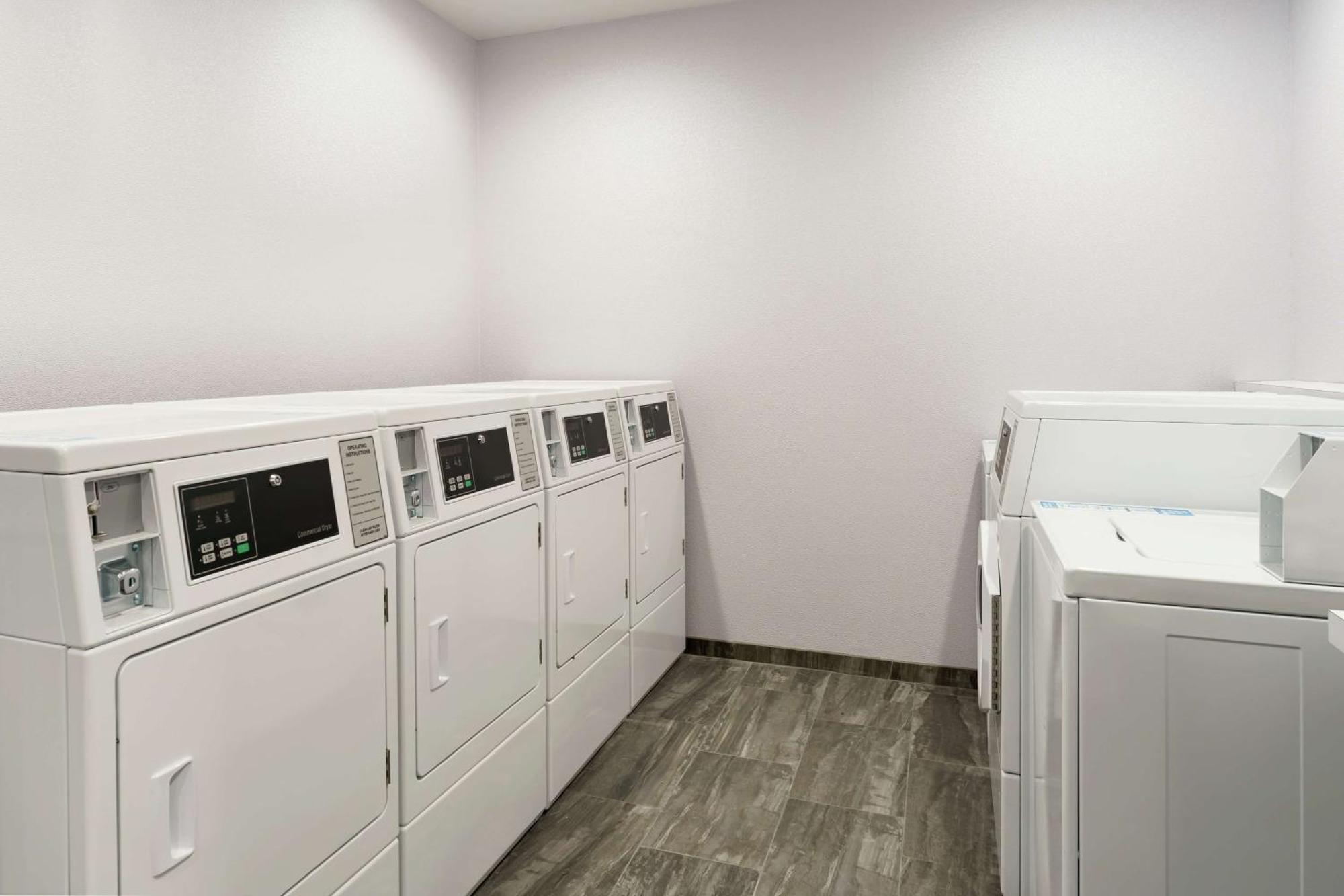 Home2 Suites By Hilton Norfolk Airport מראה חיצוני תמונה